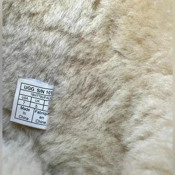 UGG Womens Bailey Button 5991Y Chestnut Brown Sheepskin Boots Sz 7 - Picture 7 of 9